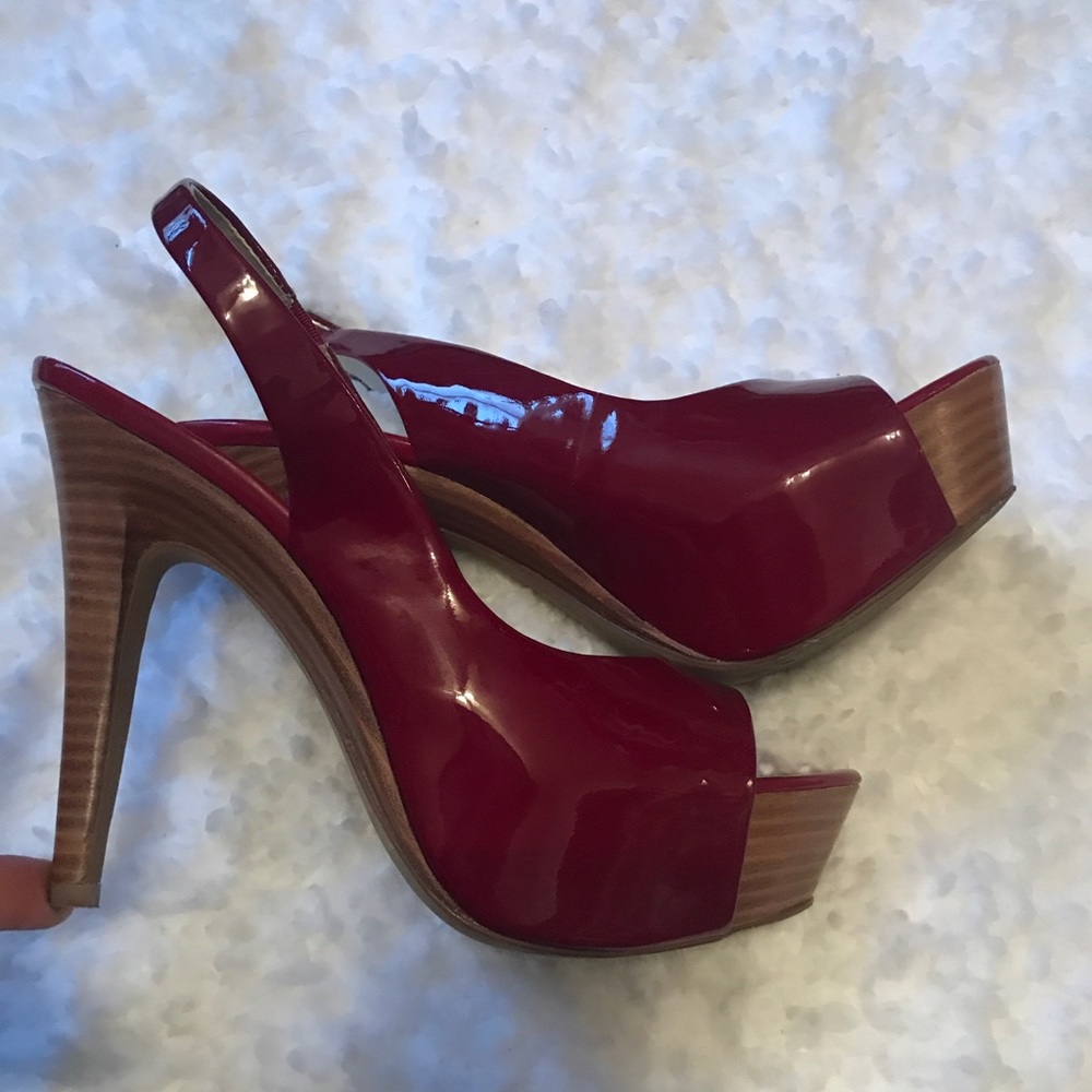 Jessica Simpson patent leather slingback pumps